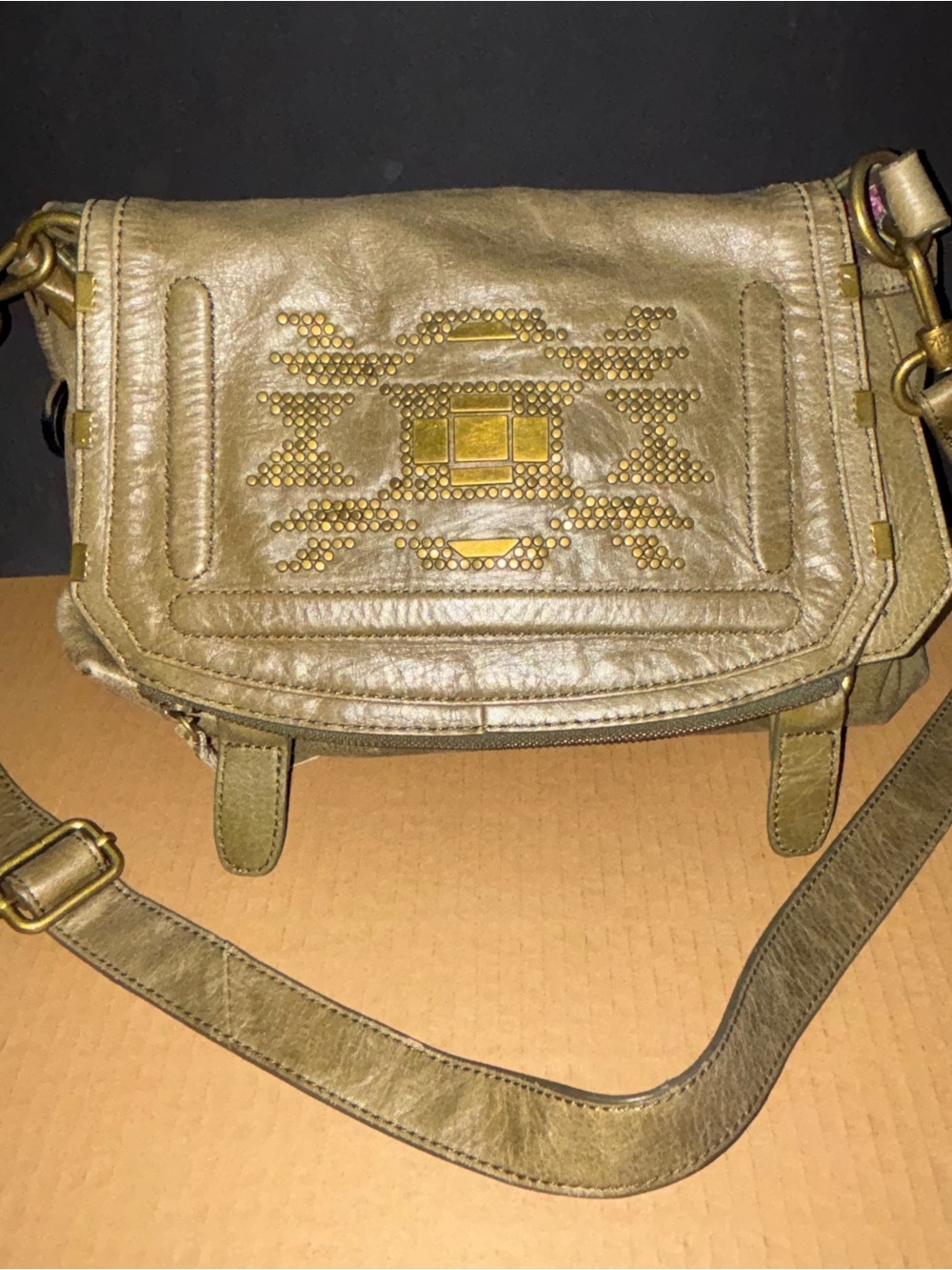The Sak Olive Green leather geometric pattern Studded Crossbody Shoulder Bag EUC